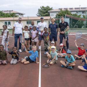 Opération « tennis solidaire » avec les enfants de la résidence de Magenta
